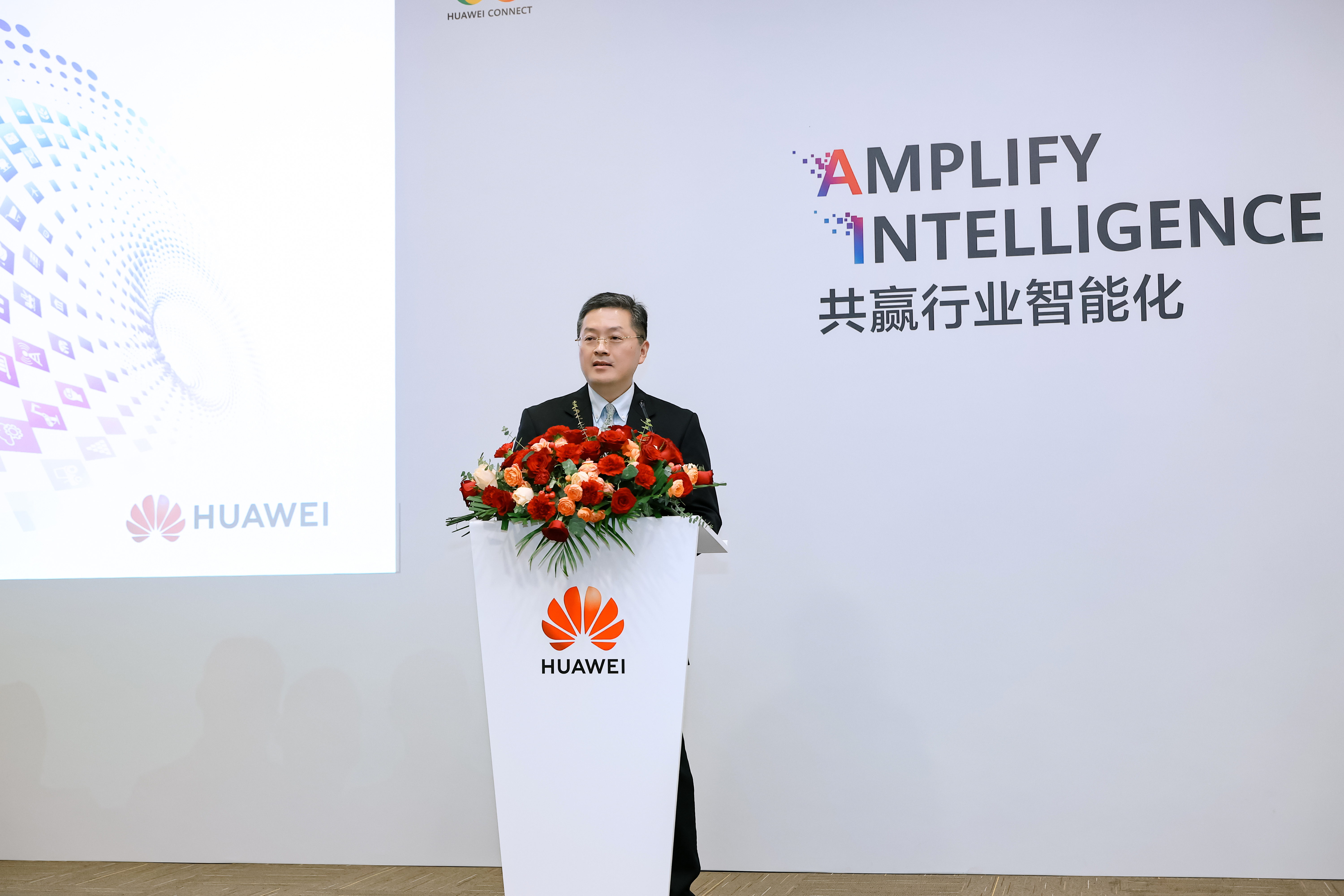 Zhang Lin, President of Global Partner, Commercial & Distribution, Enterprise Sales Dept, Huawei